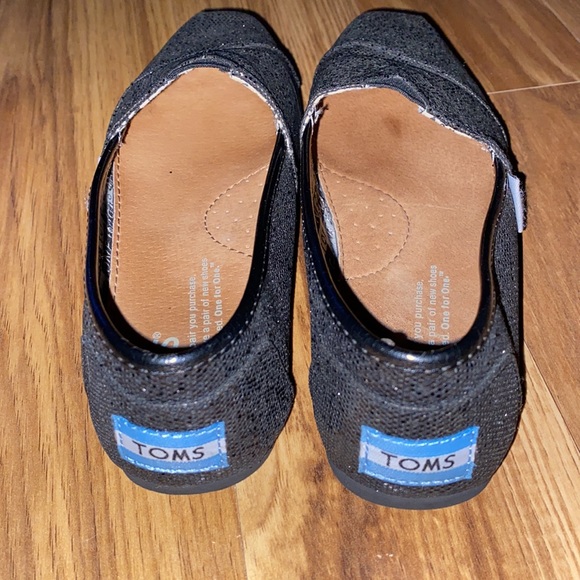 Toms Black sequins Classic Slip on Shoes. Size 3 Y - Picture 4 of 8